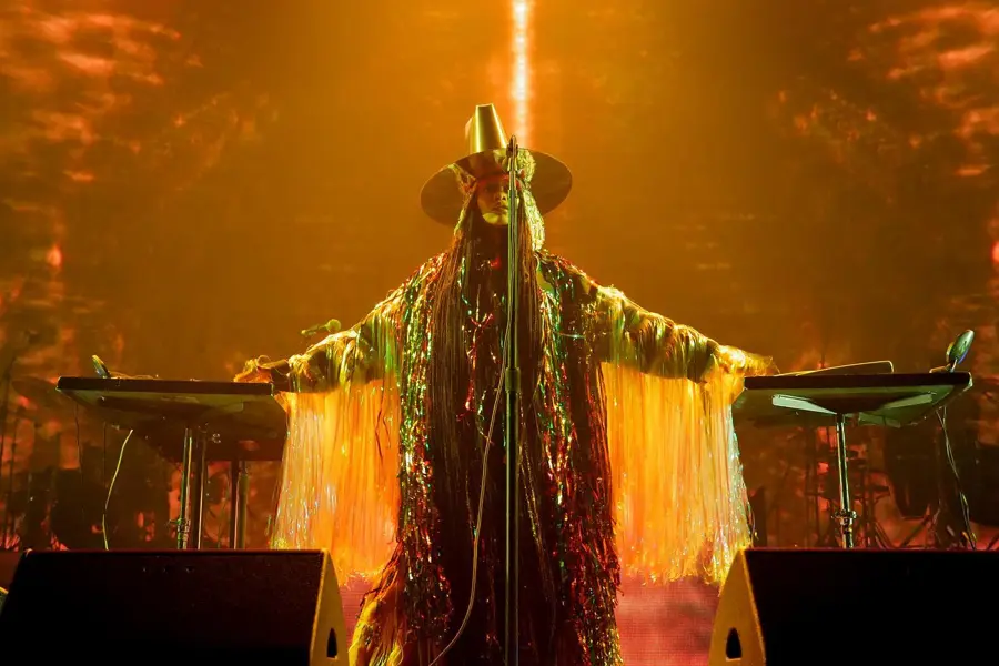 Erykah Badu live visuals